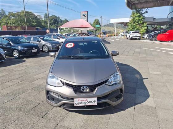 TOYOTA ETIOS 1.5 XS SEDAN 16V FLEX 4P AUTOMÁTICO